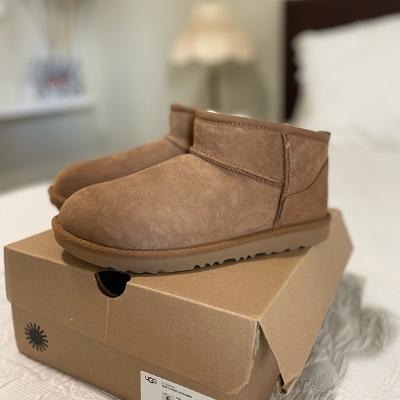 UGG Chestnut Ultra Mini Women’s Size 7/ Kids Size 6 - New With Box - Picture 4 of 8